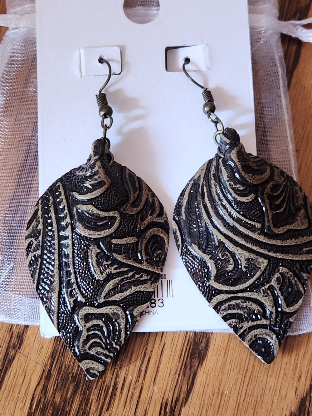 Express Handcrafted Trendy Black and Gold Leaf Dangle Earrings
